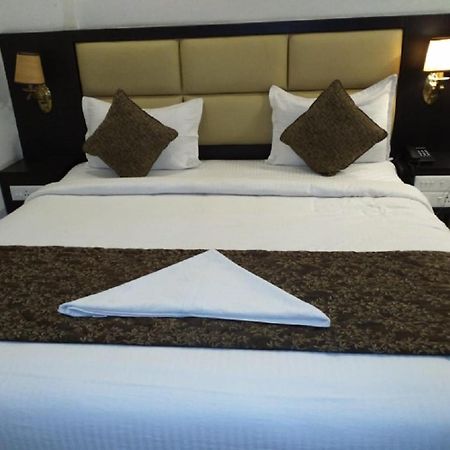 Saravanaa Residency มทุราย ภายนอก รูปภาพ