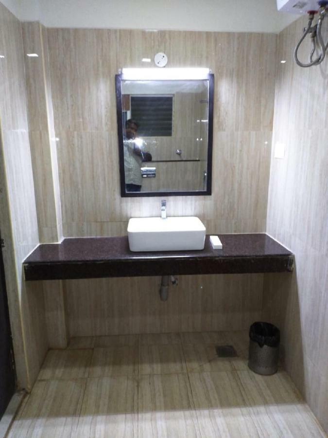 Saravanaa Residency มทุราย ภายนอก รูปภาพ