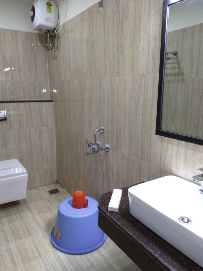 Saravanaa Residency มทุราย ภายนอก รูปภาพ